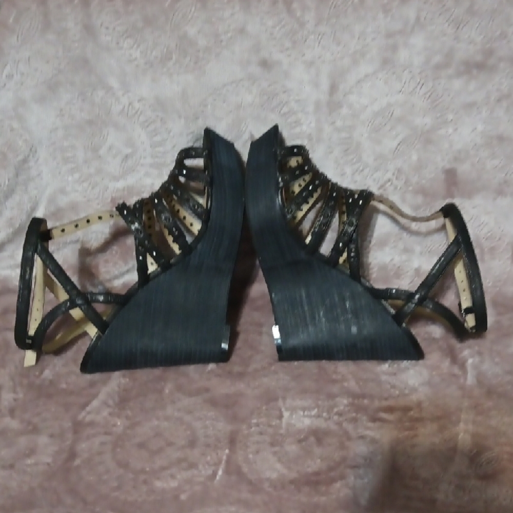 Kenneth Cole Creme Brulee Black Strappy Heels - Picture 6 of 7